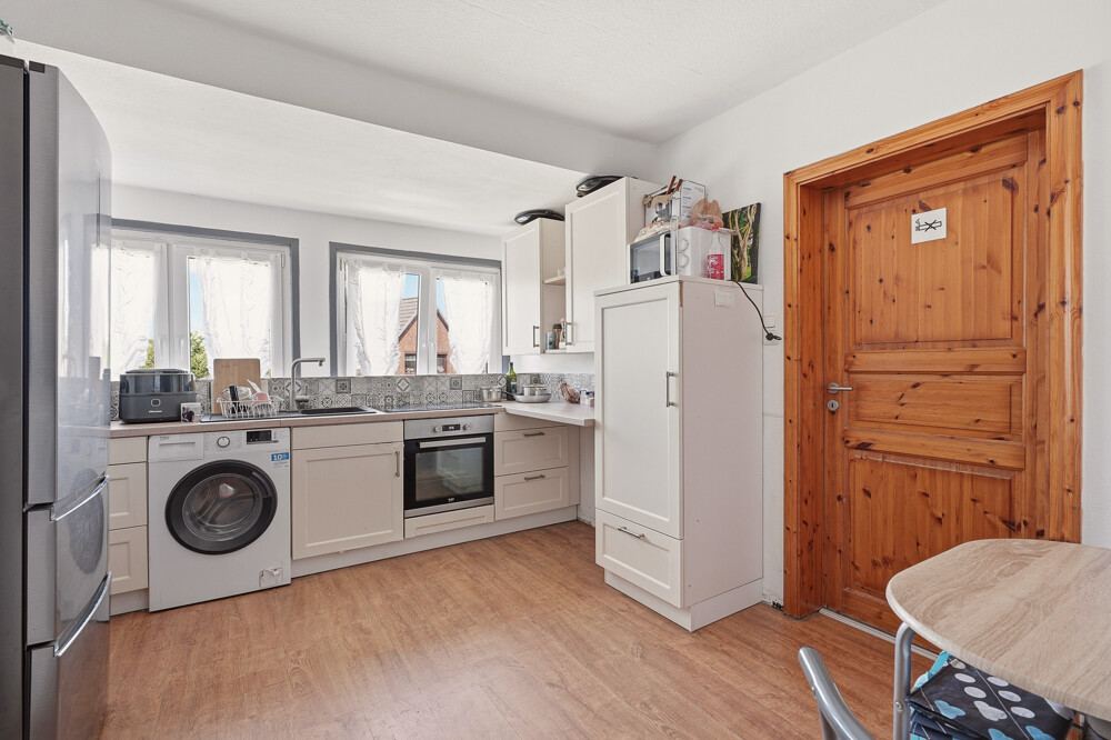 Küche des Mehrfamilienhauses in Brokdorf, Aufnahme 2.