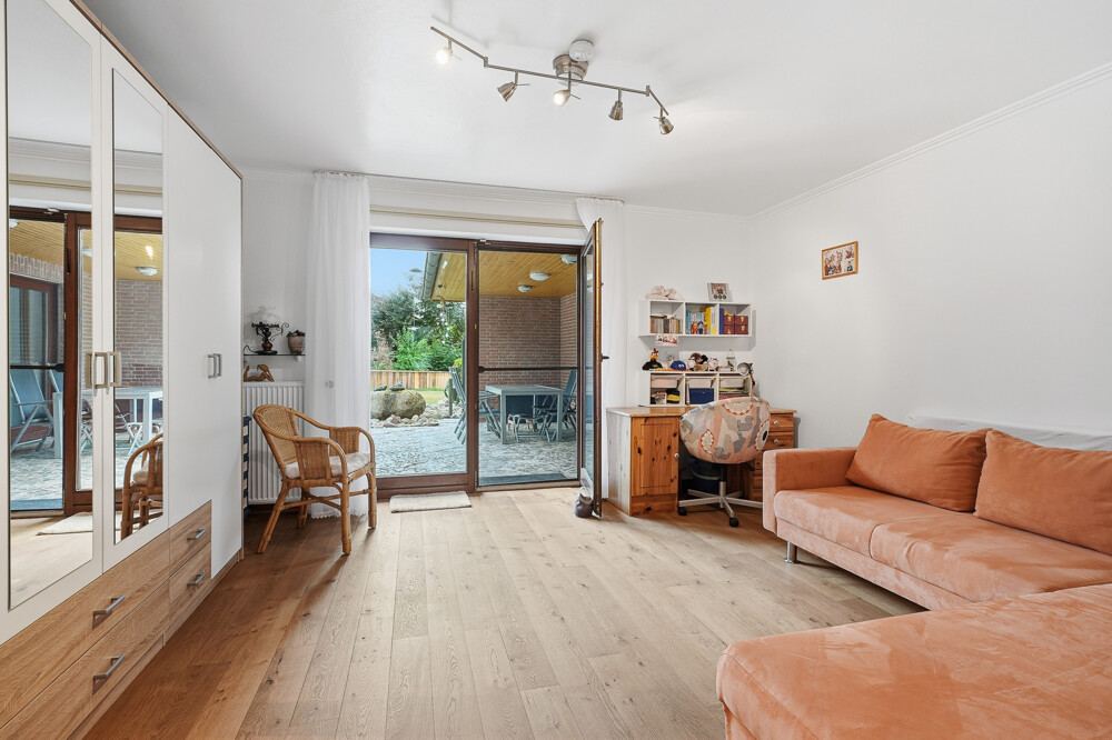 Schlafzimmer im Erdgeschoss des Einfamilienhauses in Quarnstedt, Aufnahme 1.